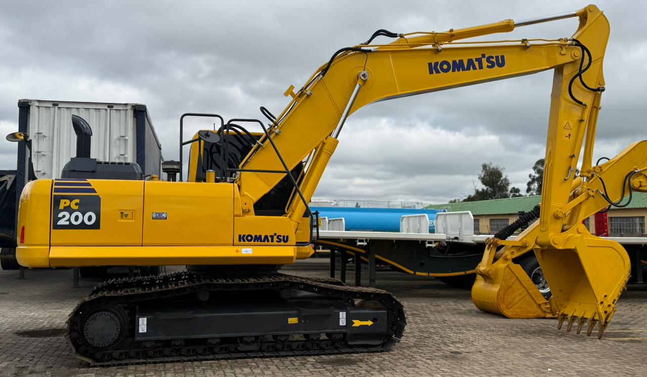 2023 KOMATSU PC200-8 EXCAVATOR (A1367)