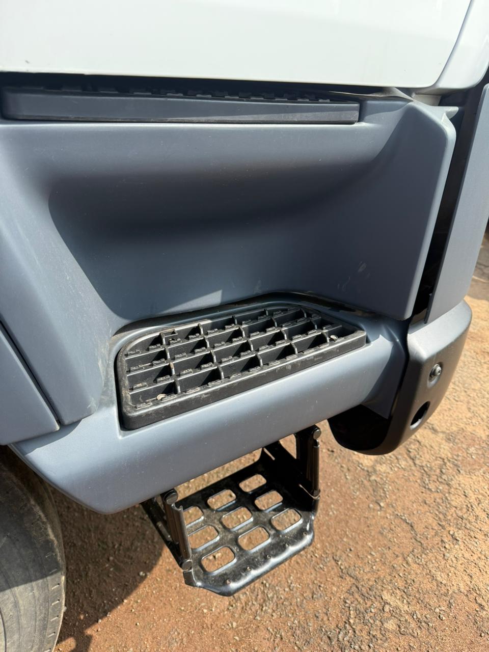 2021 UD QUESTER GWE 440 (IS938)