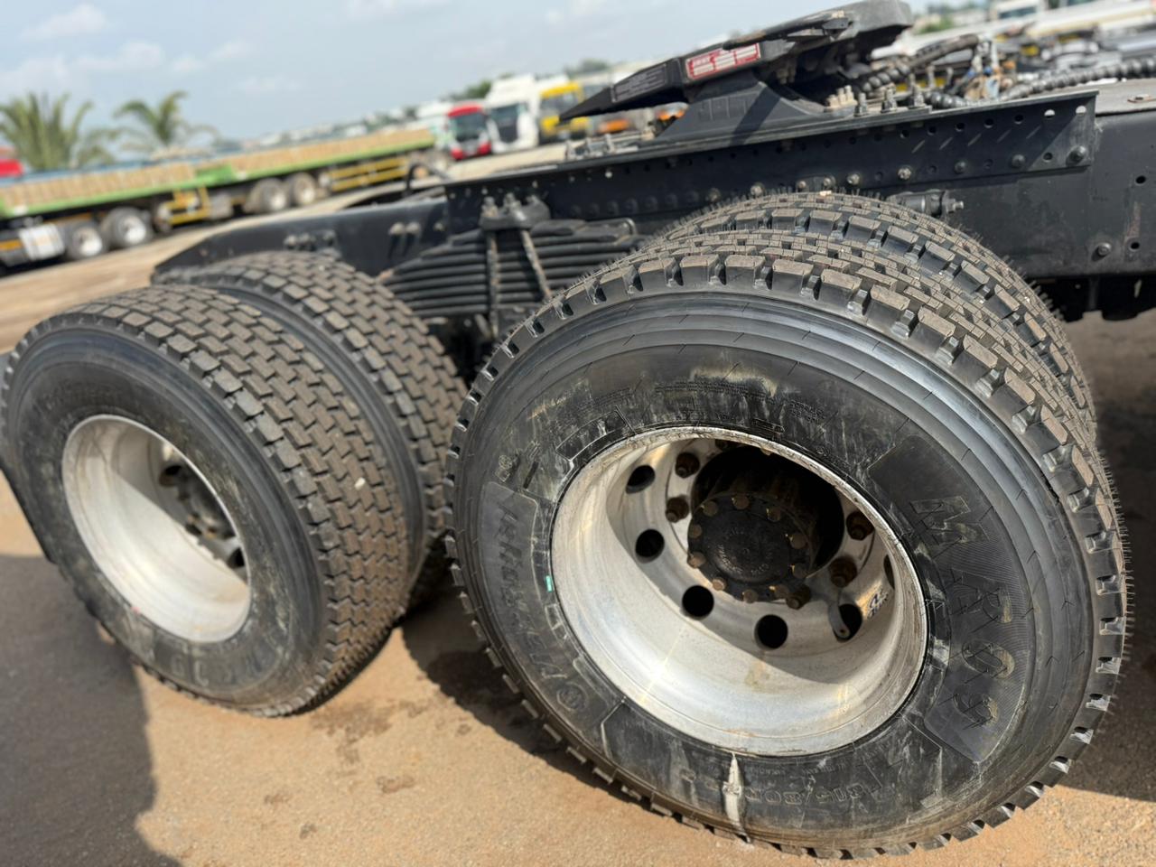 2021 UD QUESTER GWE 440 (IS938)