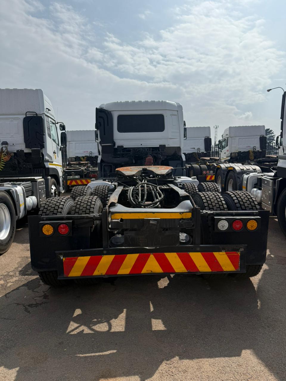 2021 UD QUESTER GWE 440 (IS938)