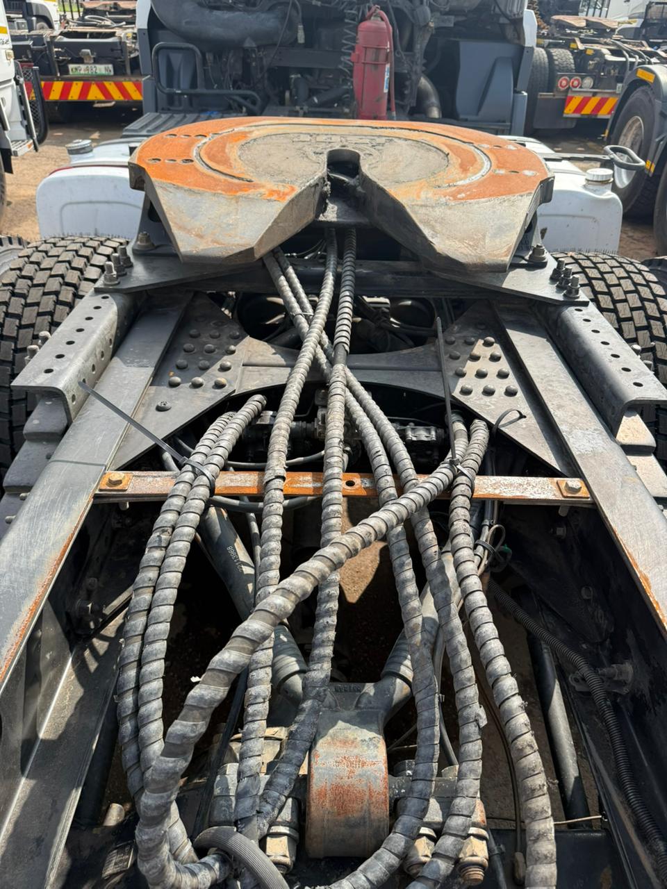 2021 UD QUESTER GWE 440 (IS938)