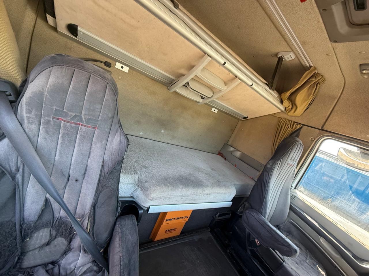 2013 DAF XF 104.460 TRUCK TRACTOR (SN5677)