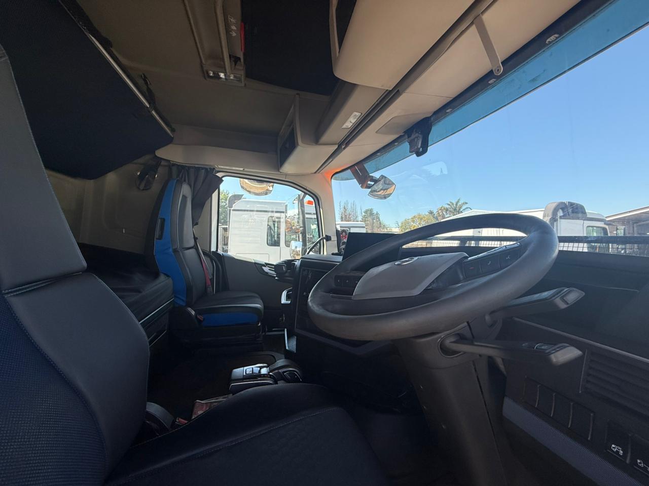 2022 VOLVO FH440 TRUCK TRACTOR (IS950)