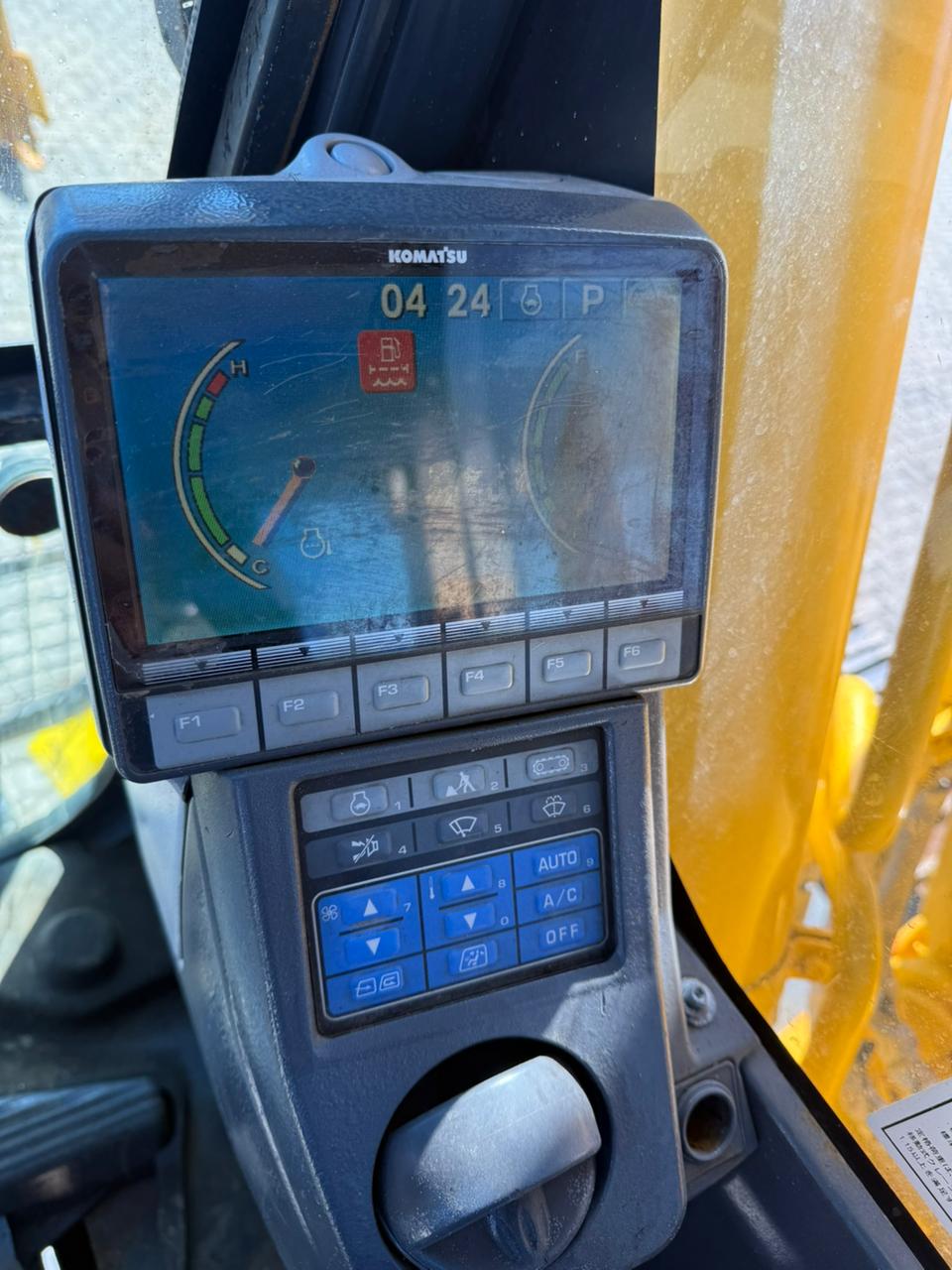 2022 KOMATSU EXCAVATOR PC200-8 (A1328)