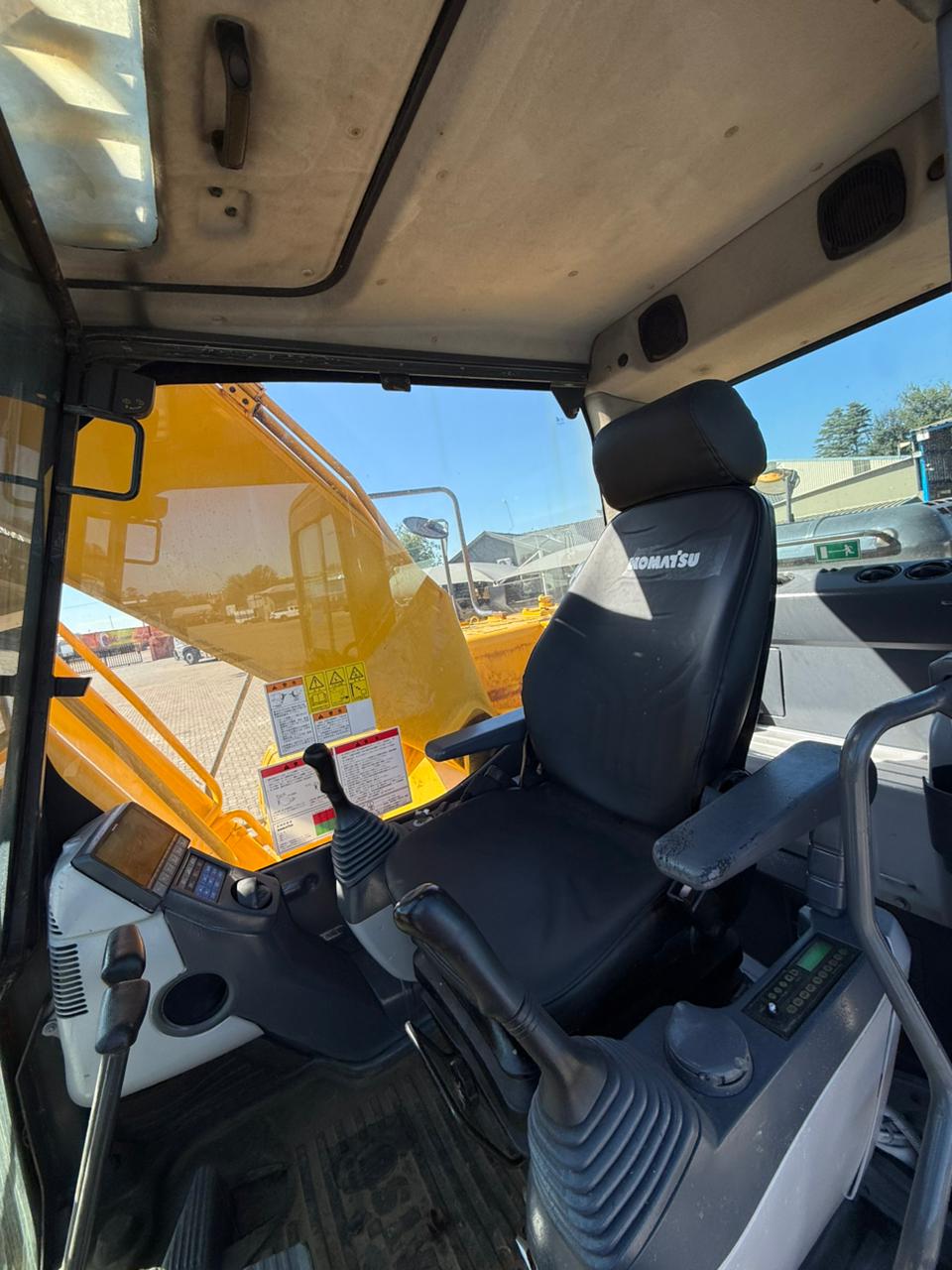 2022 KOMATSU EXCAVATOR PC200-8 (A1328)