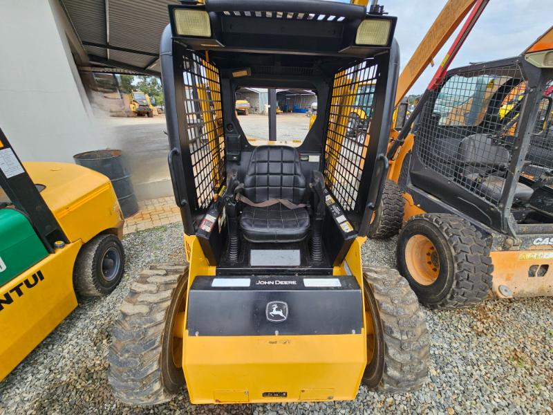 2014 JOHN DEERE 315 SKIDSTEER