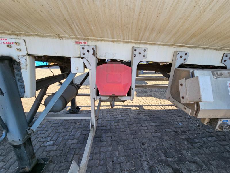 2015 TANK CLINIC TRI AXLE FUEL TANKER TRAILER 50 000L (SN5602)