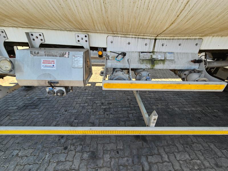 2015 TANK CLINIC TRI AXLE FUEL TANKER TRAILER 50 000L (SN5602)