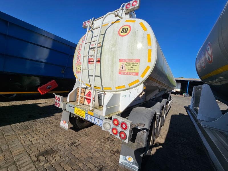2015 TANK CLINIC TRI AXLE FUEL TANKER TRAILER 50 000L (SN5602)