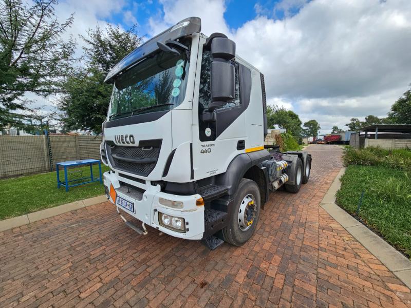 2018 IVECO TRAKKER 440 TRUCK TRACTOR