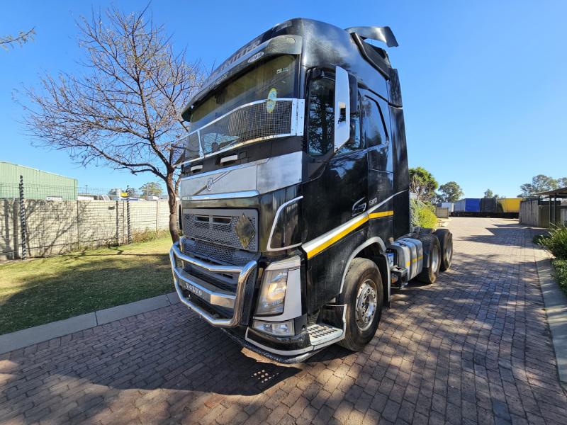 2016 VOLVO FH520 GLOBETROTTER TRUCK TRACTOR (IS917)