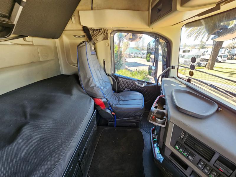 2018 VOLVO FH520 GLOBETROTTER TRUCK TRACTOR (IS921)