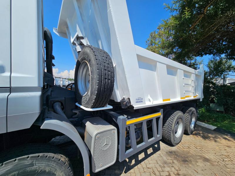 2025 MERCEDES BENZ AXOR 3335 10M3 TIPPER TRUCK (SN5554)