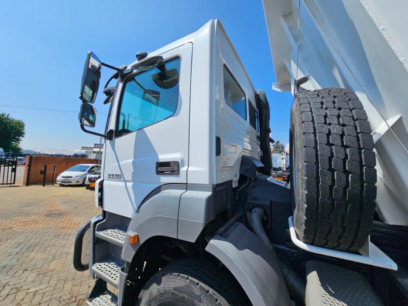 2025 MERCEDES BENZ AXOR 3335 10M3 TIPPER TRUCK (SN5554)