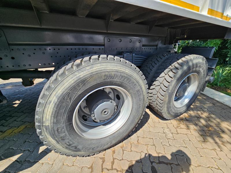 2025 MERCEDES BENZ AXOR 3335 10M3 TIPPER TRUCK (SN5554)