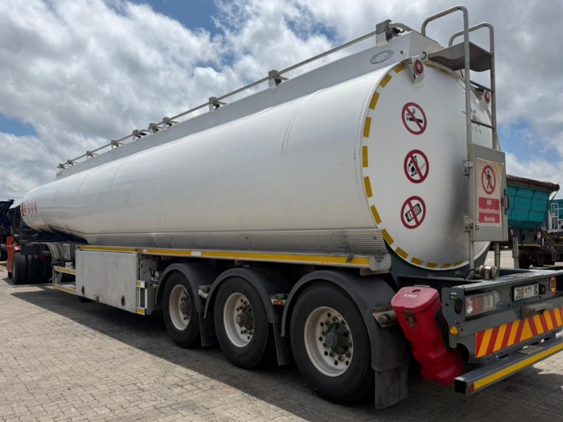 2018 GRW TRIDEM FUEL TANKER (SN5746)