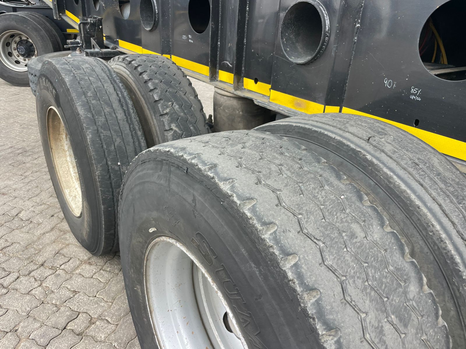 2020 AFRIT LINK SIDE TIPPER (SN573)