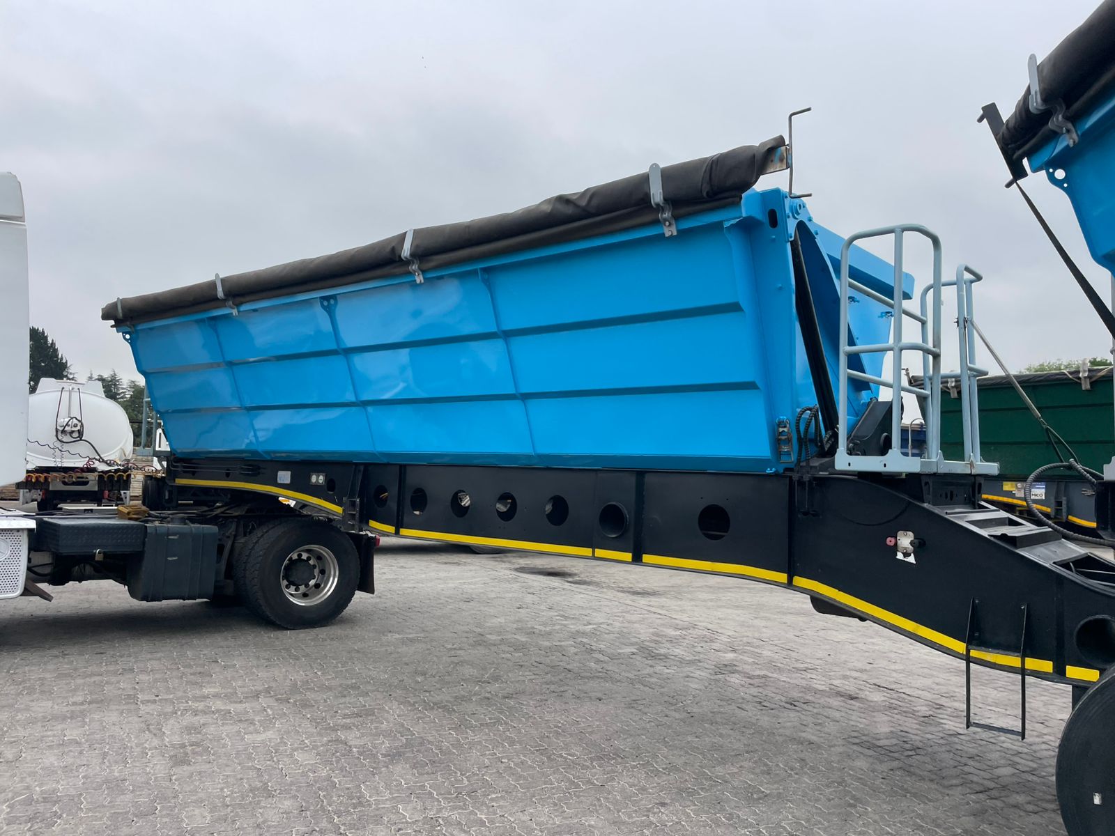 2020 AFRIT LINK SIDE TIPPER (SN573)