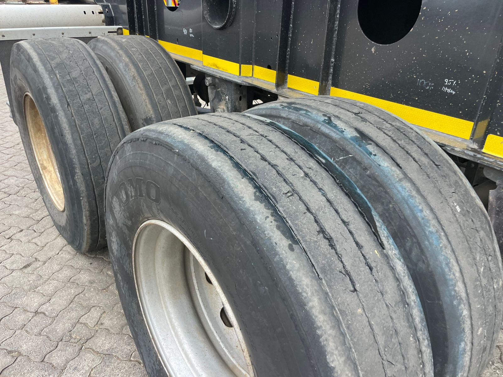 2020 AFRIT LINK SIDE TIPPER (SN573)