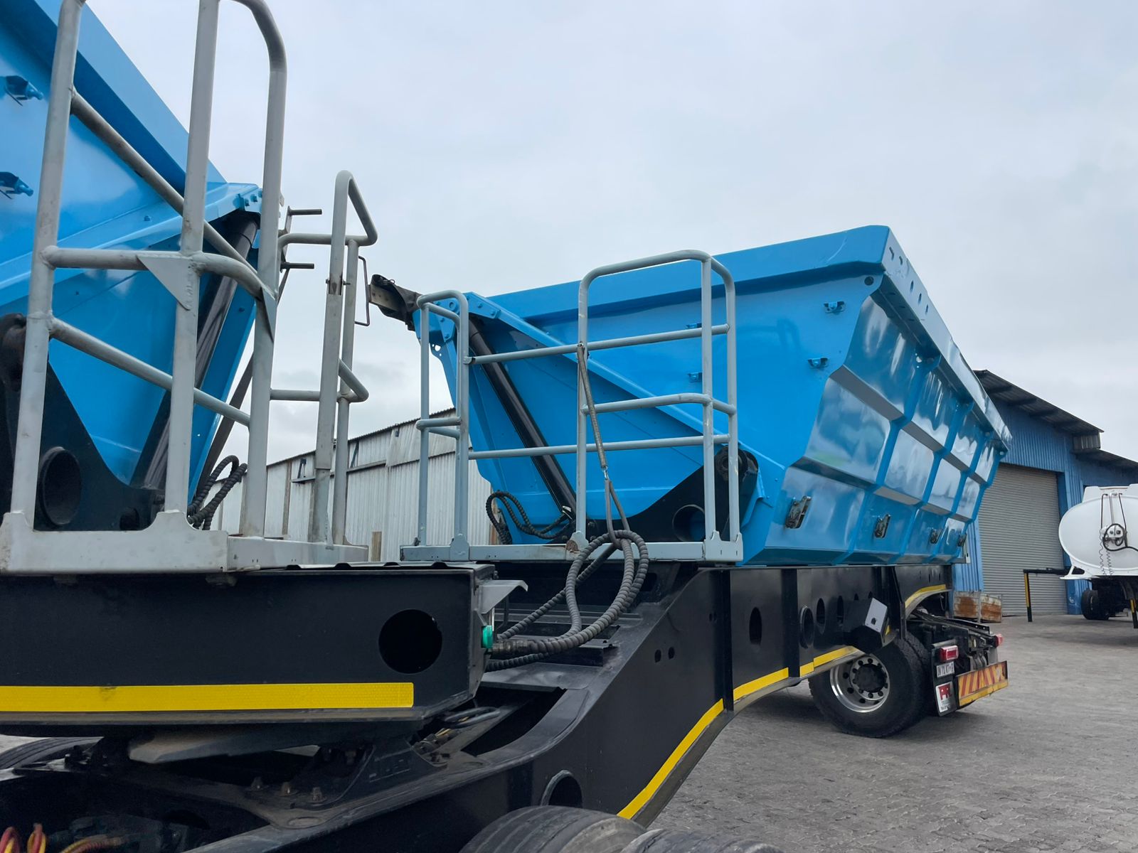 2020 AFRIT LINK SIDE TIPPER (SN573)