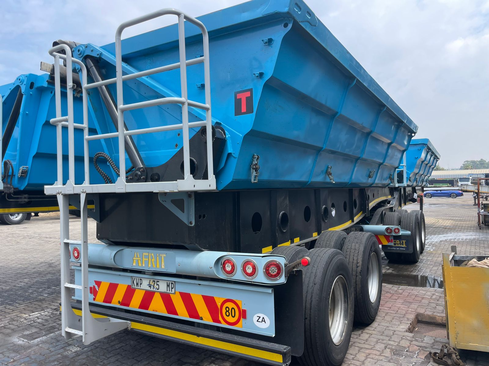 2020 AFRIT LINK SIDE TIPPER (SN5729)