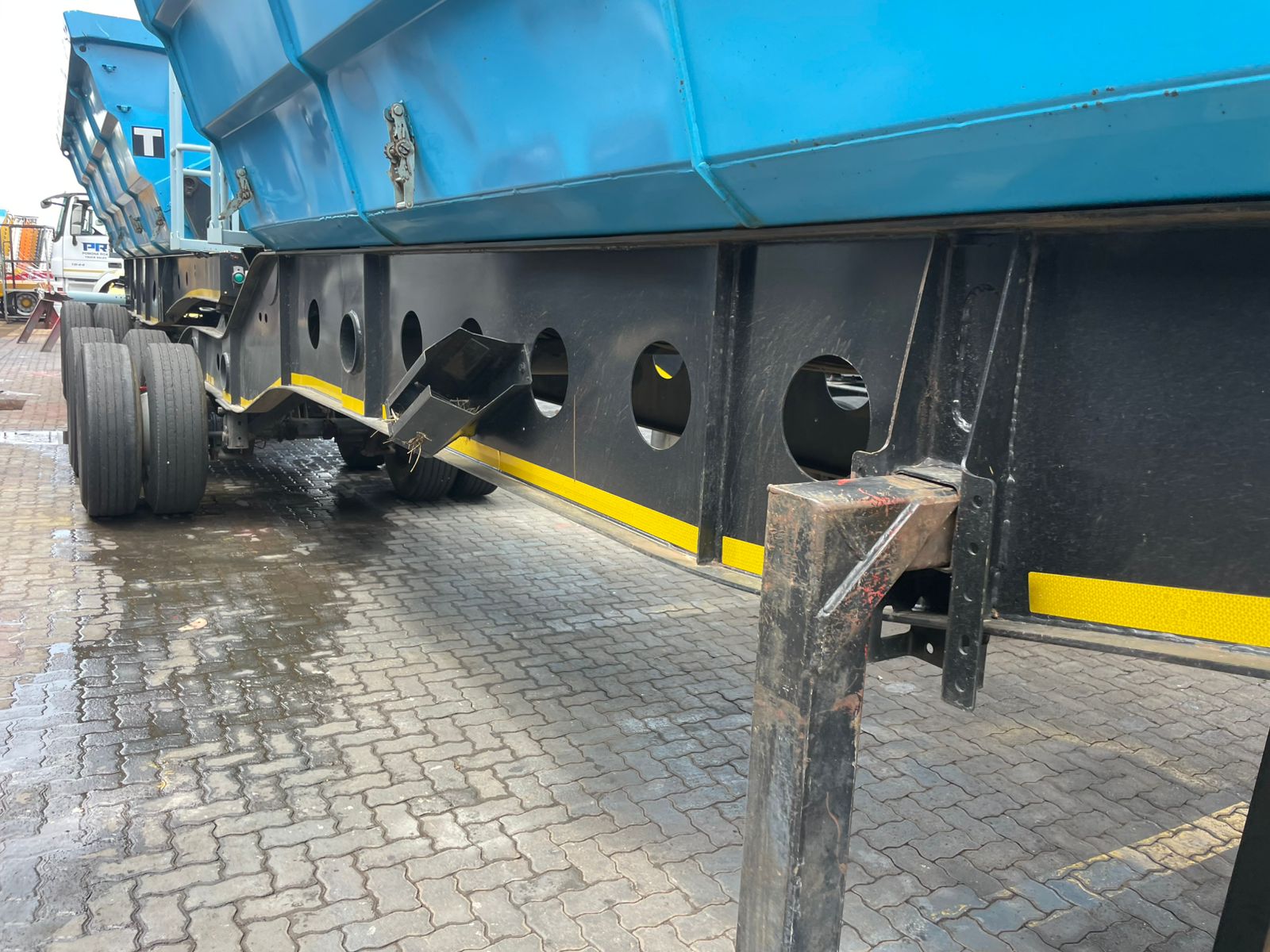 2020 AFRIT LINK SIDE TIPPER (SN5729)