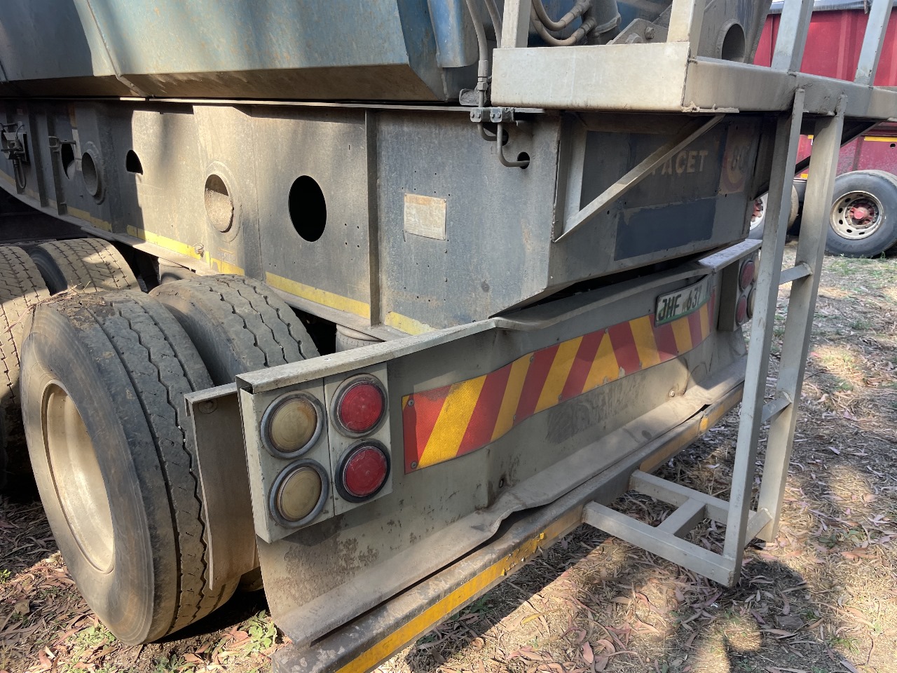 2014 AFRIT LINK SIDE TIPPER (SN5690)