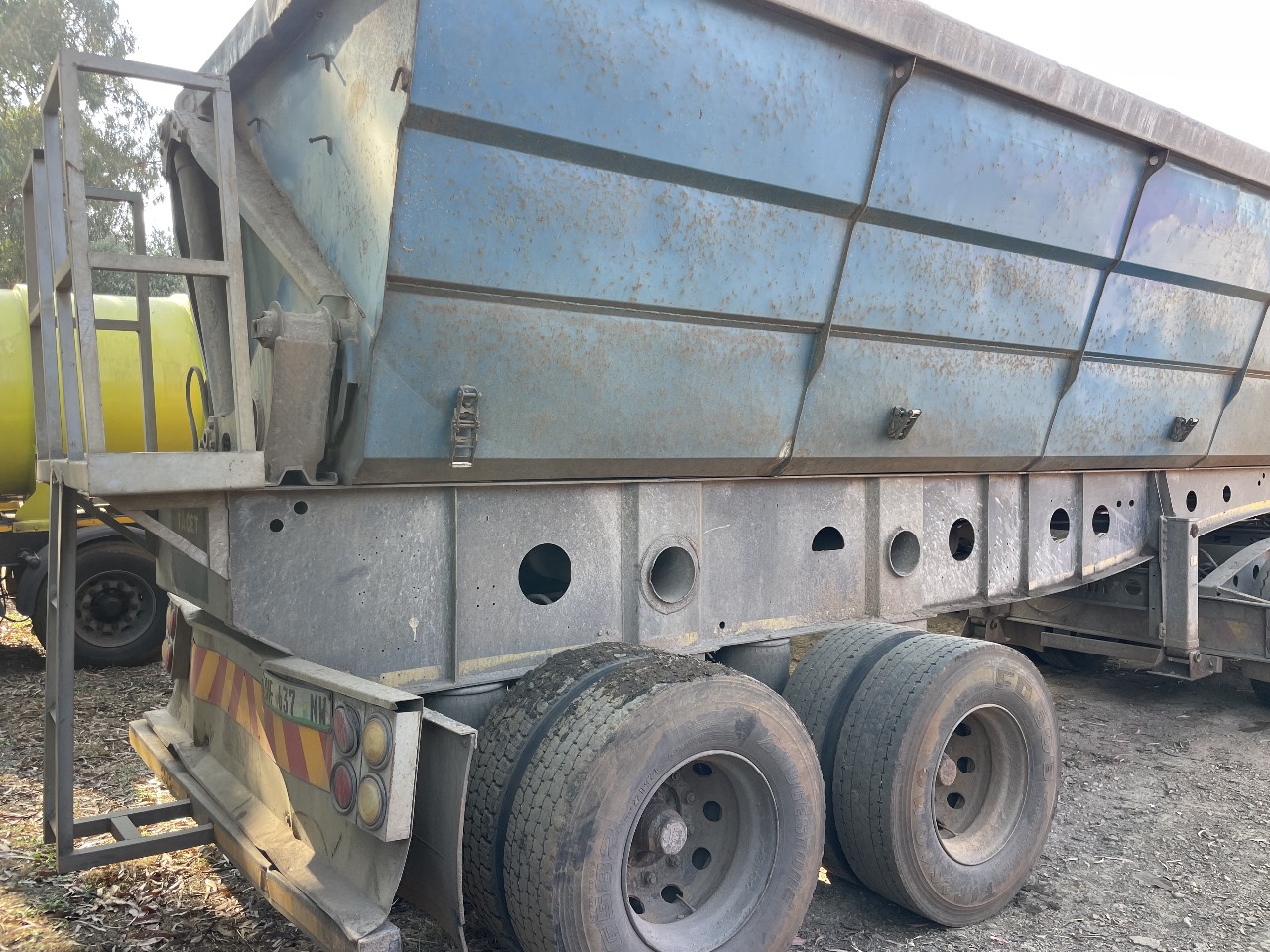 2014 AFRIT LINK SIDE TIPPER (SN5690)