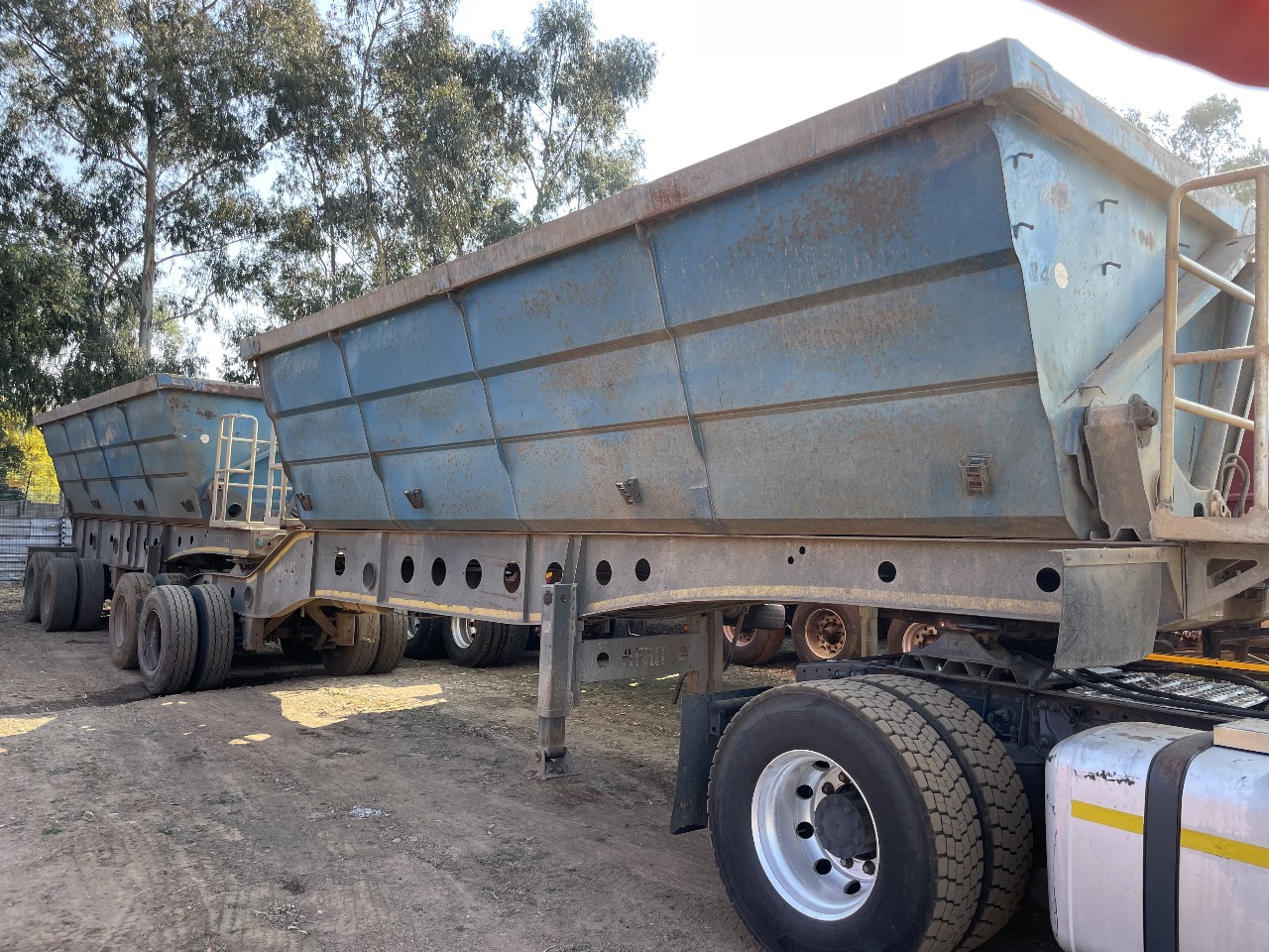 2014 AFRIT LINK SIDE TIPPER (SN5690)