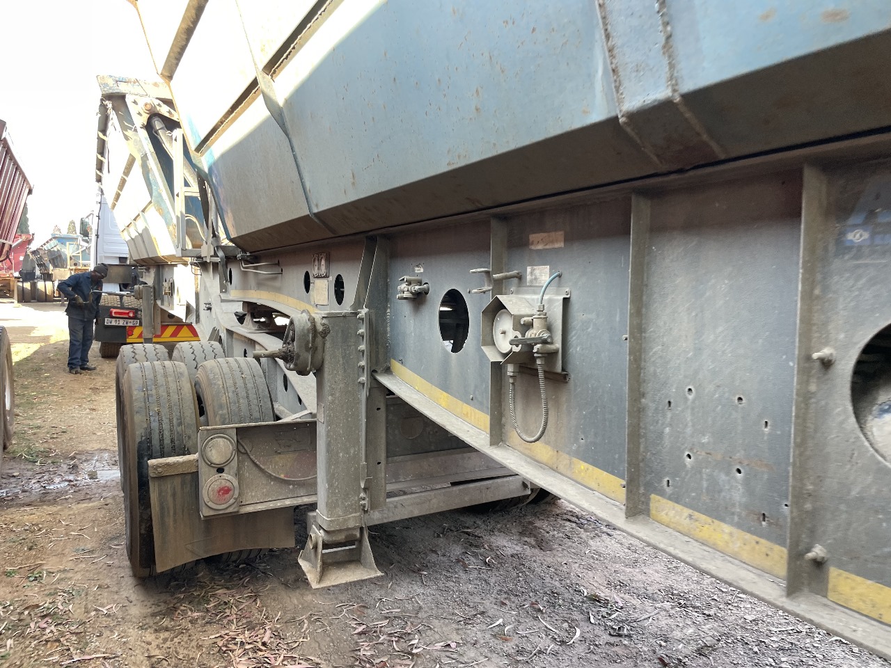 2014 AFRIT LINK SIDE TIPPER (SN5690)