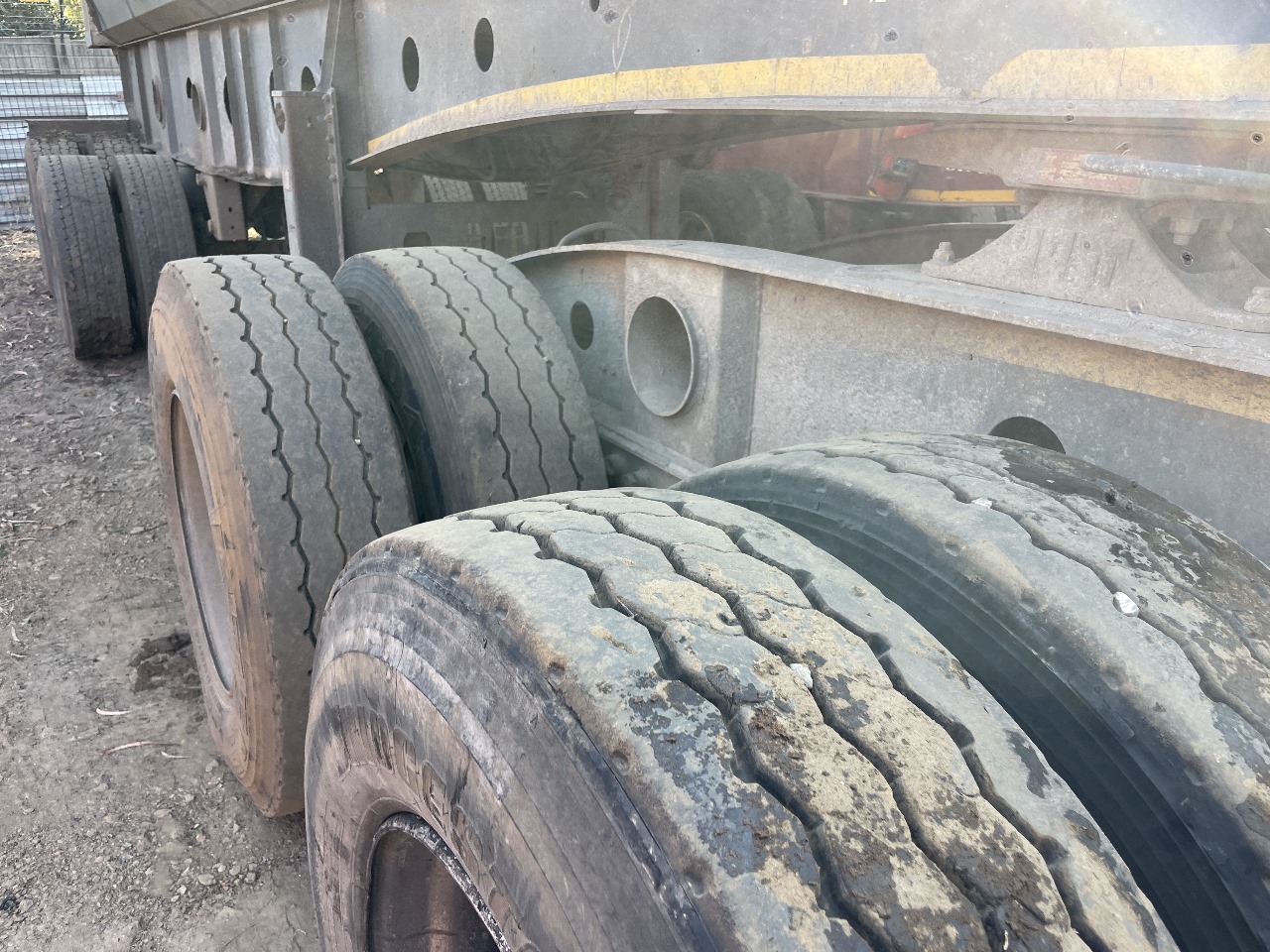 2014 AFRIT LINK SIDE TIPPER (SN5690)