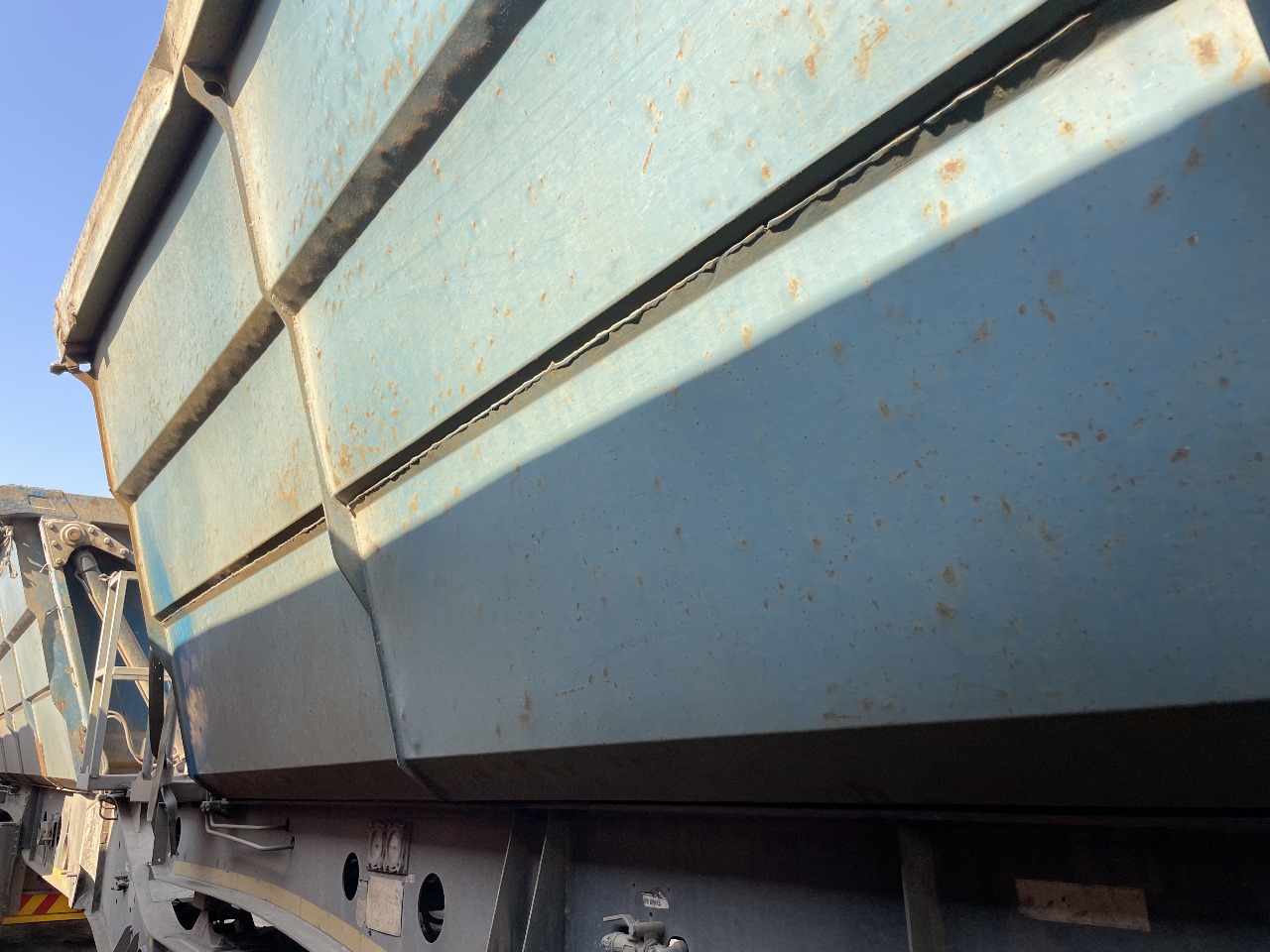 2014 AFRIT LINK SIDE TIPPER (SN5690)