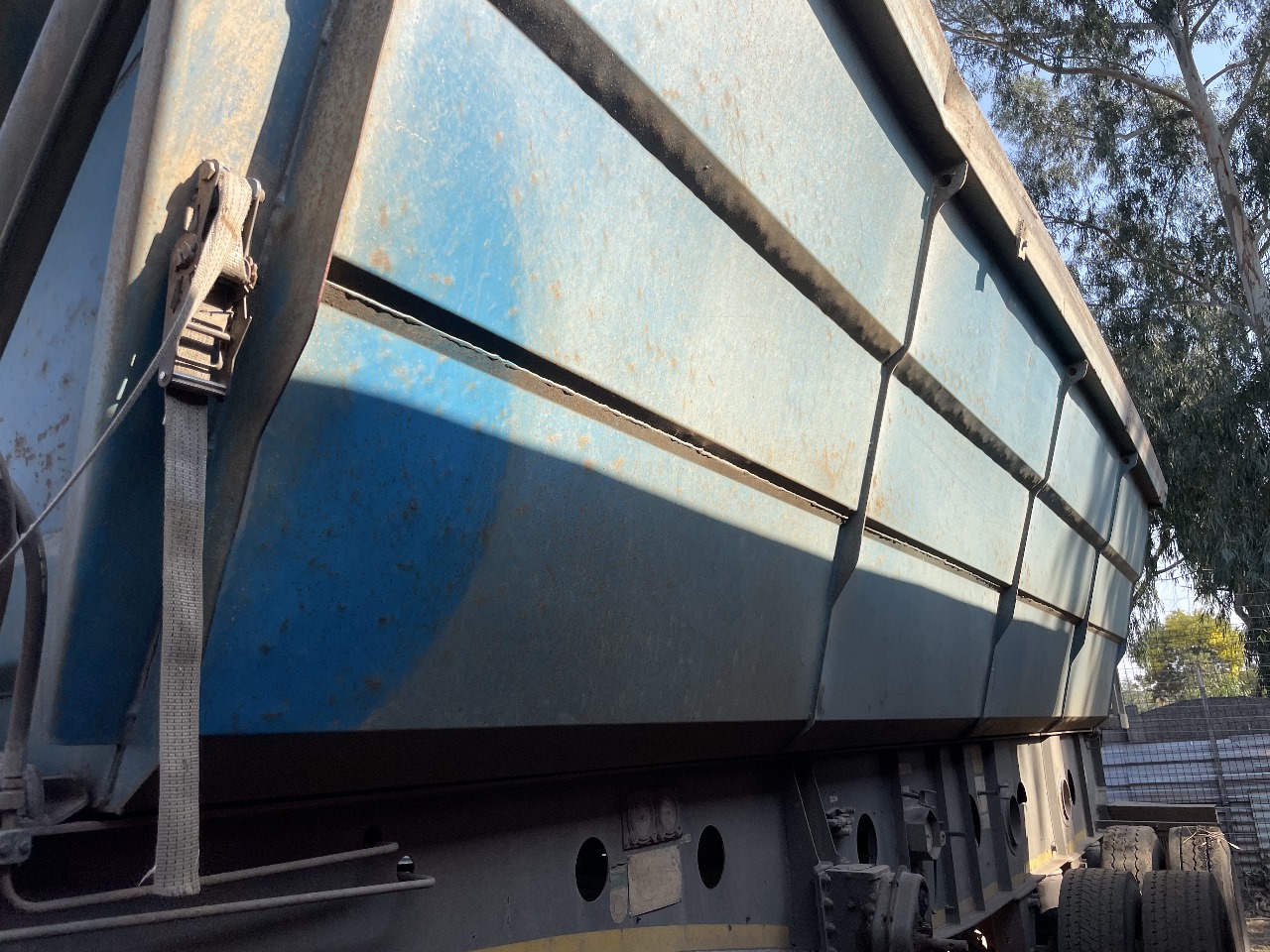 2014 AFRIT LINK SIDE TIPPER (SN5690)