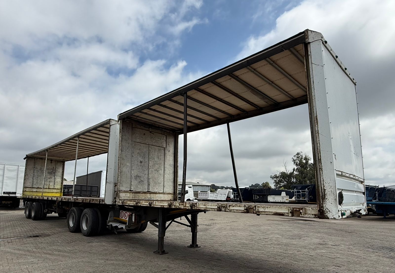 2013 SA TRUCK BODIES SUPER LINK TAUTLINER (SN5806)