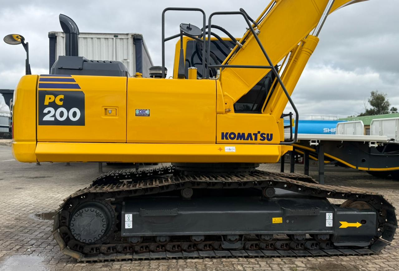 2022 KOMATSU EXCAVATOR PC200-8 (A1328)