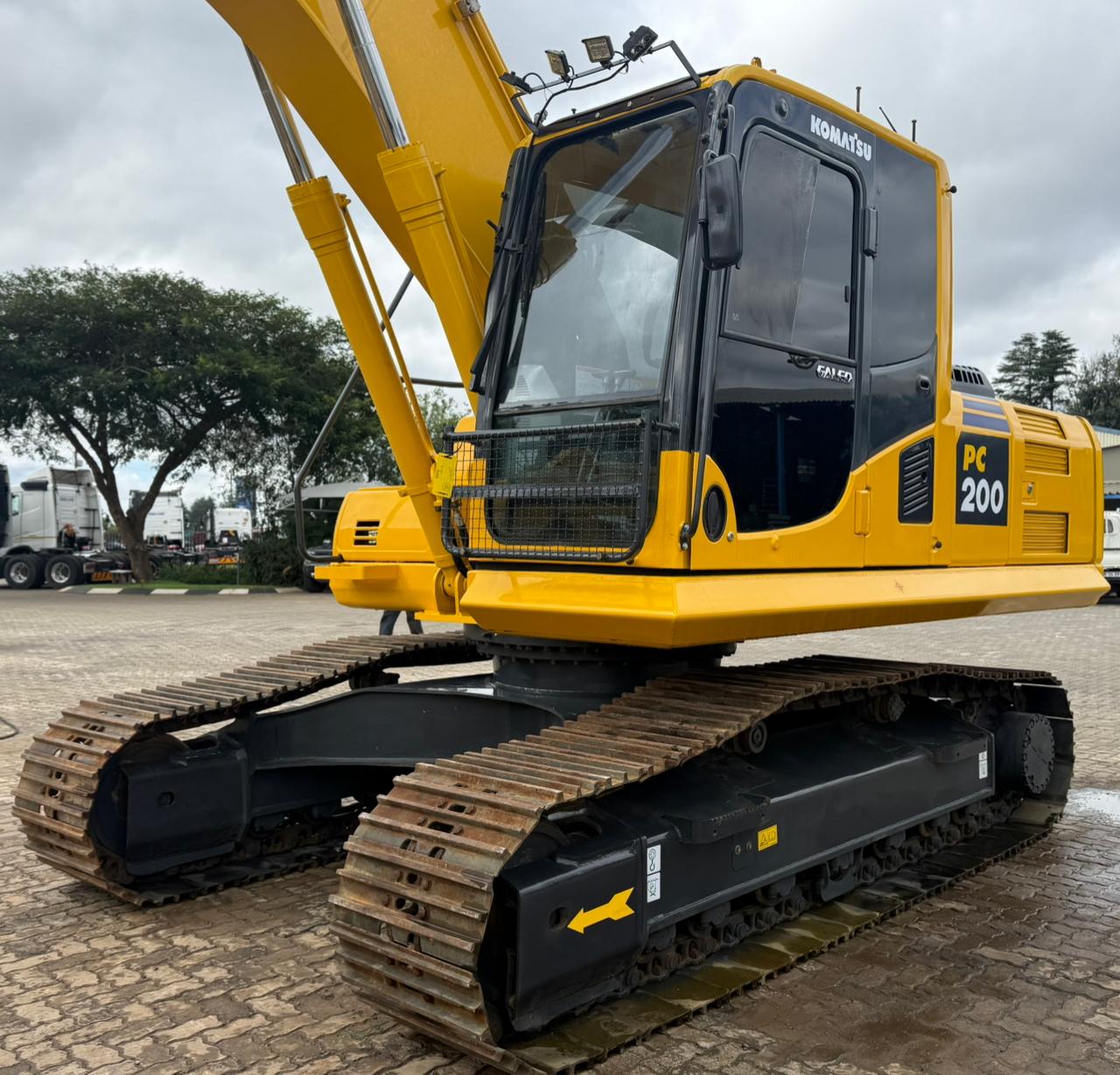 2022 KOMATSU EXCAVATOR PC200-8 (A1328)