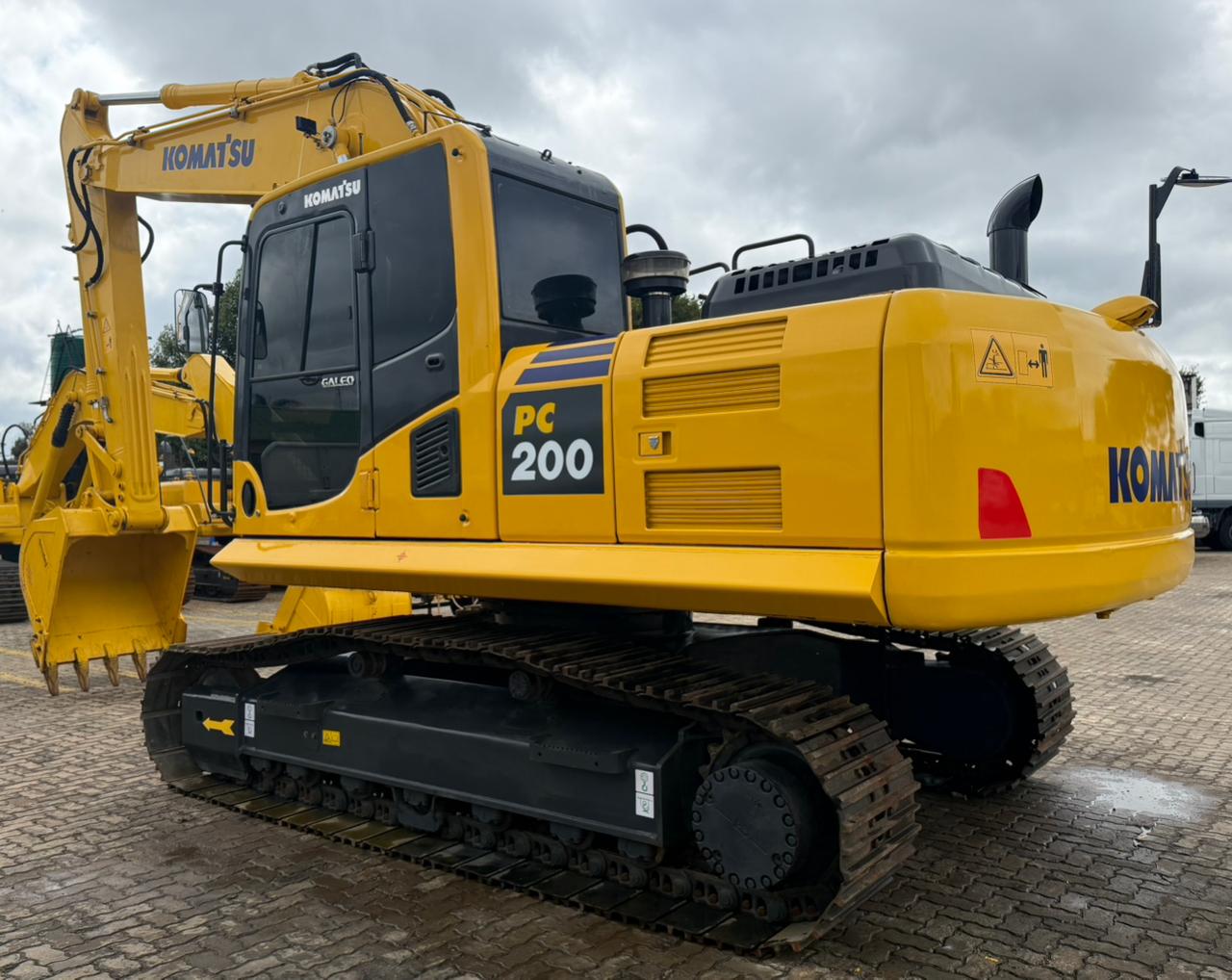 2022 KOMATSU EXCAVATOR PC200-8 (A1328)