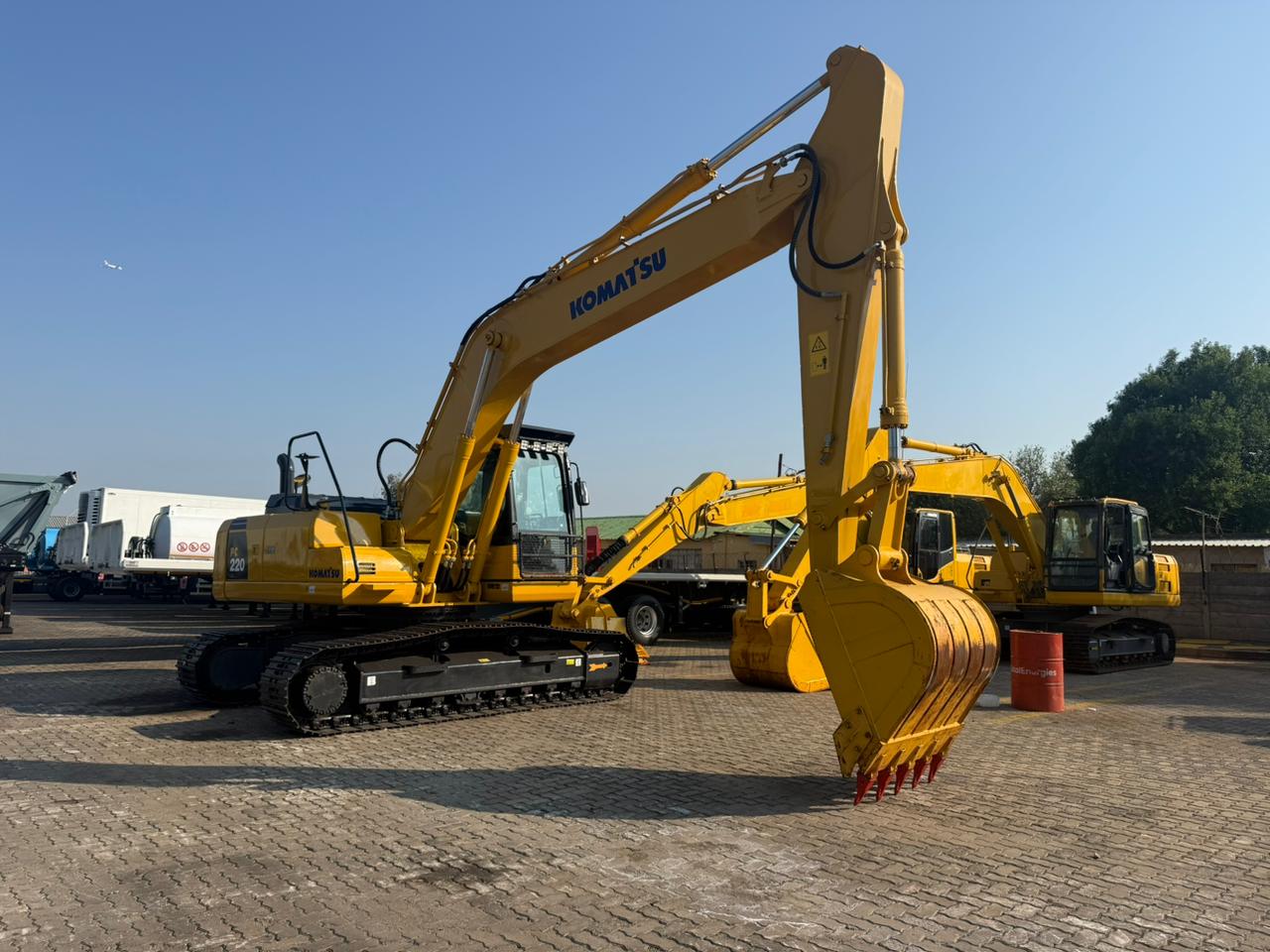 whatsapp image 2026 01 28 at 8 09 09 am.jpeg | Pomona Truck Sales