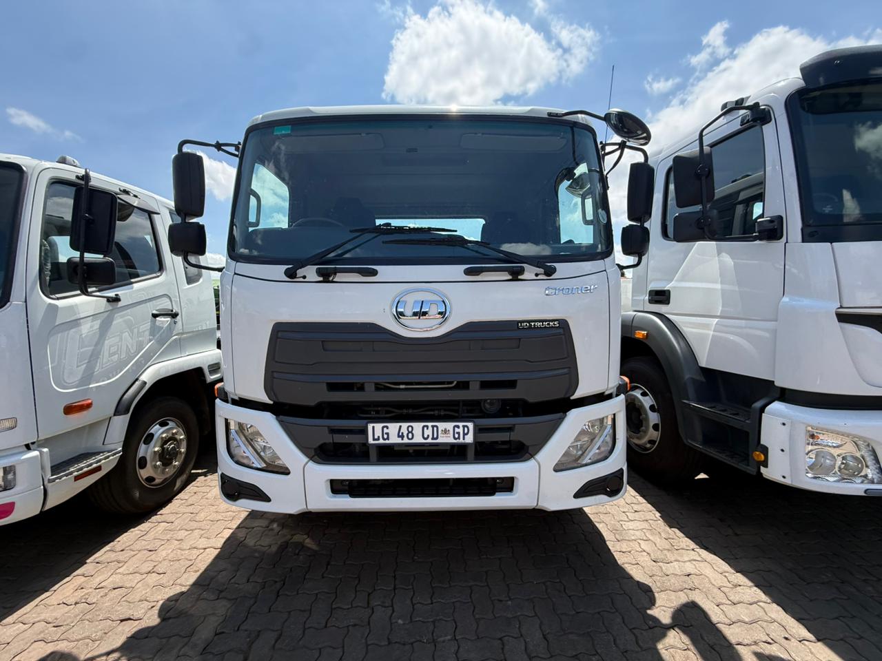 2023 UD CRONER PKE250 ROLLBACK (SN5766)