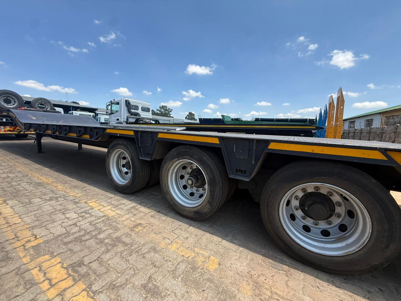 2024 PR TRAILER 40TON SWAN NECK (SN5789)