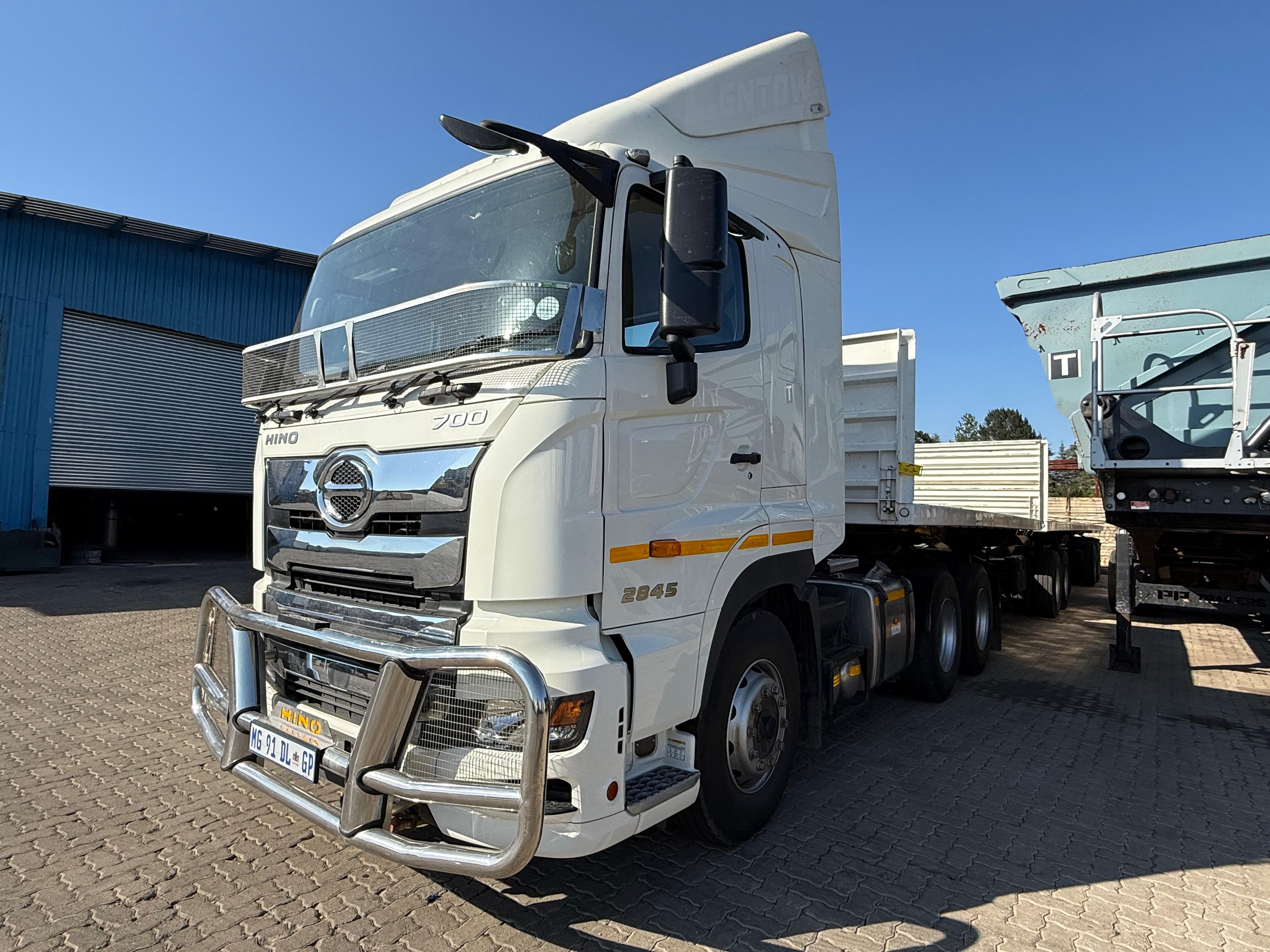 2025 HINO 700 2845 TRUCK TRACTOR (CS254) FOR SALE 64501 KMS