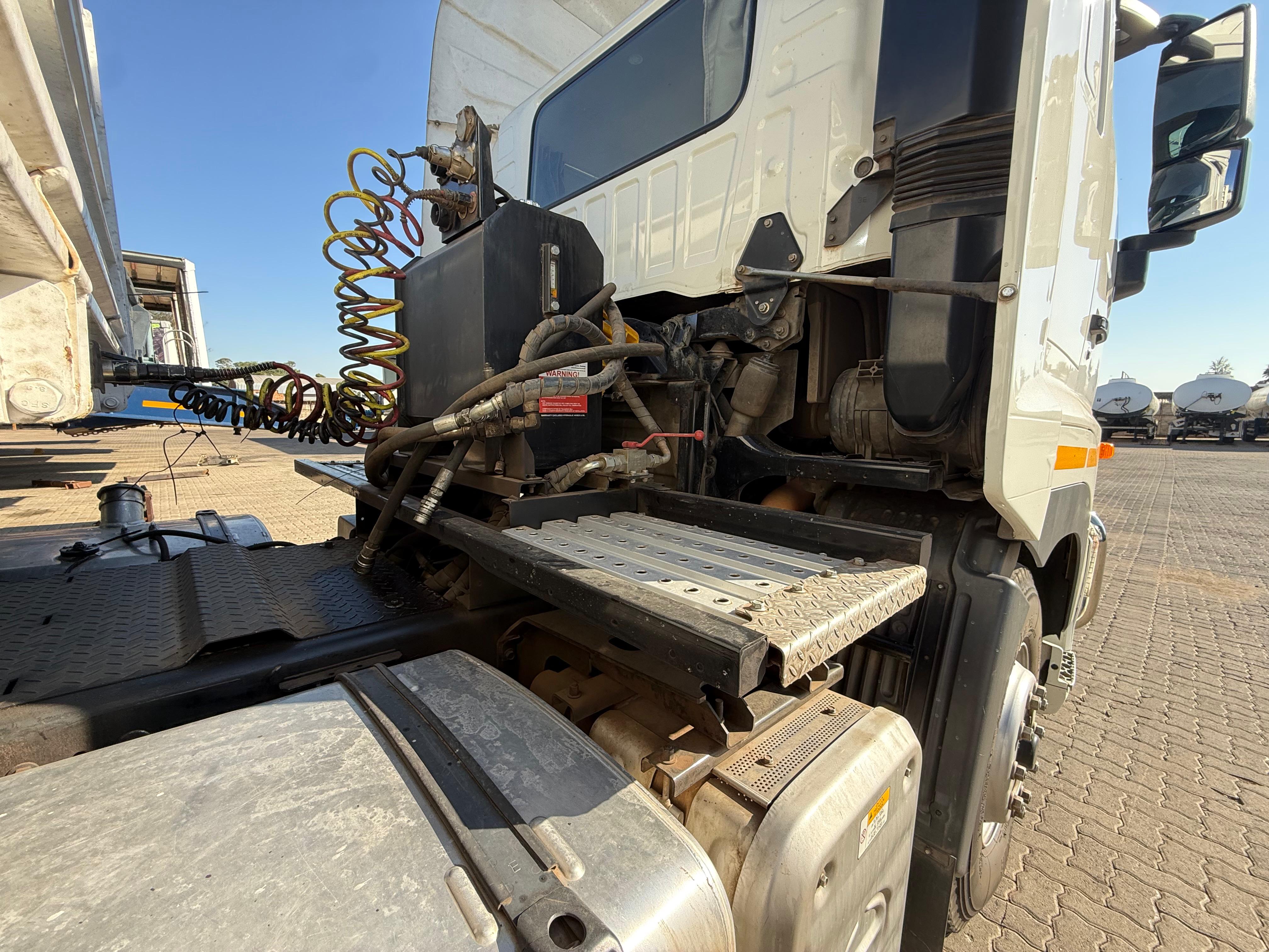 2025 HINO 700 2845 TRUCK TRACTOR (CS254) FOR SALE 64501 KMS