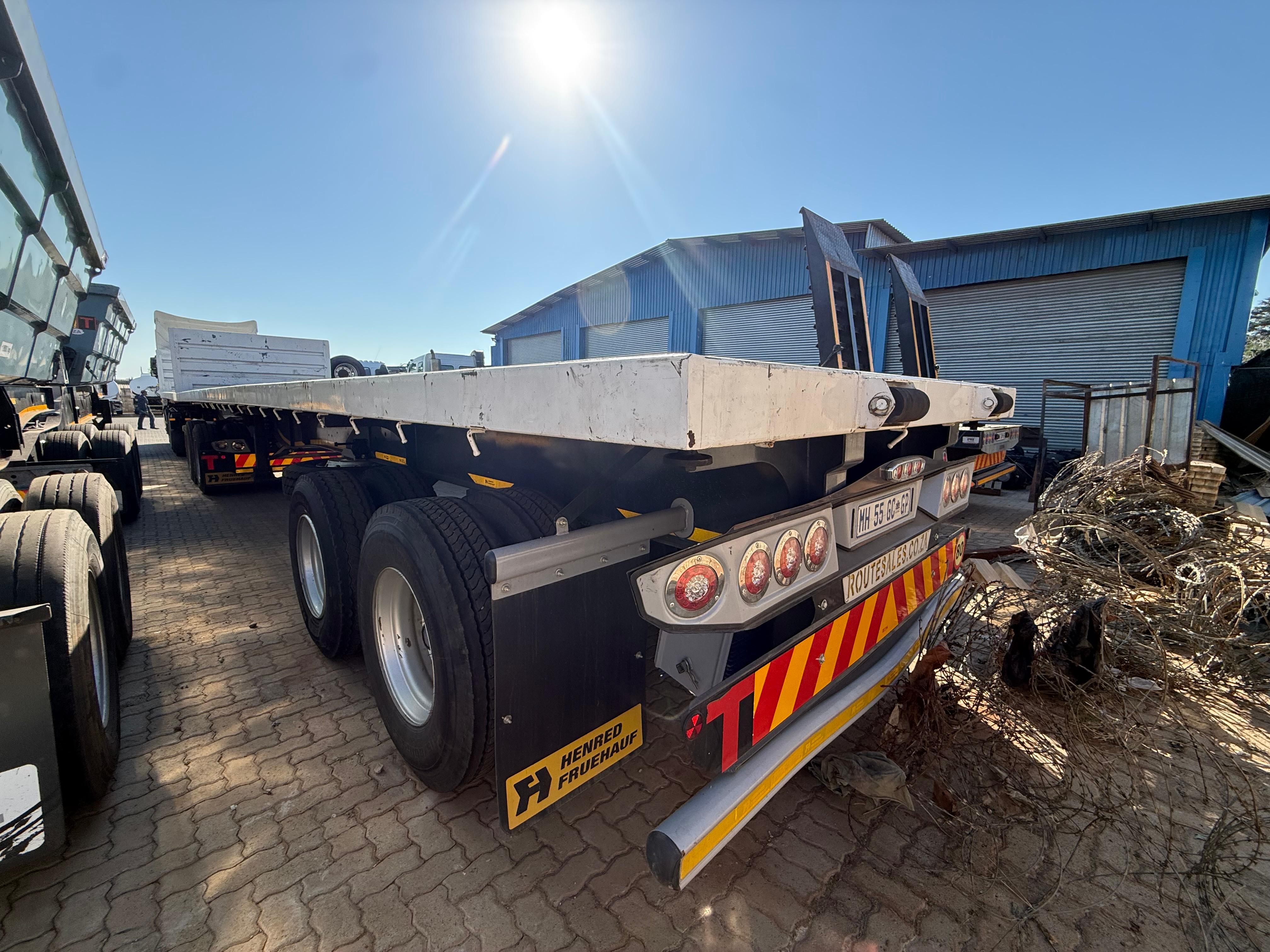 2025 HENRED FREUHAUF SUPER LINK FLAT DECK (SN5783)