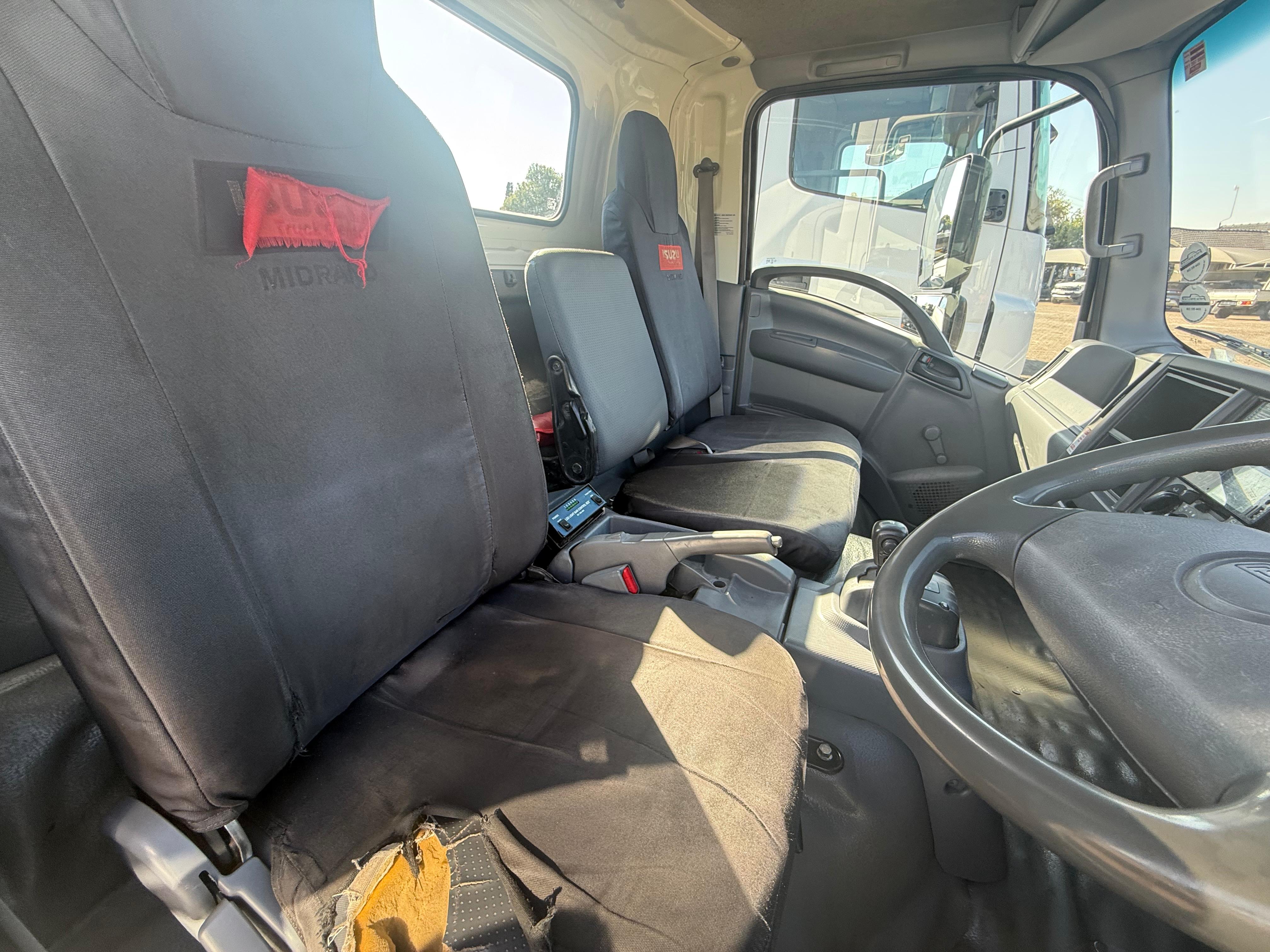 2019 ISUZU NQR500 ROLLBACK (SN5775)