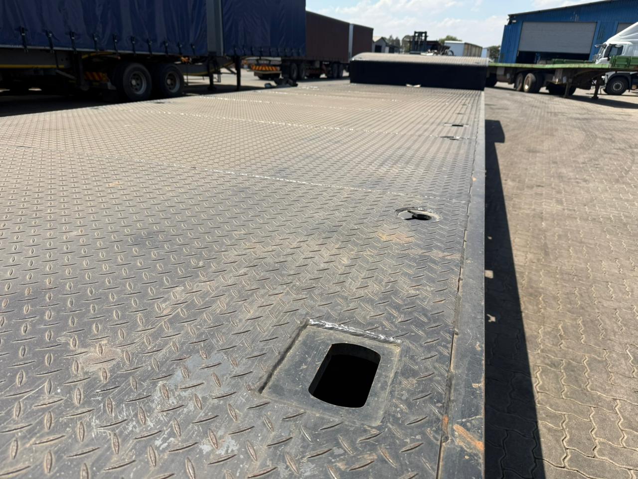 2025 COBALT TRIDEM ROLLBACK TRAILER (SN5781)