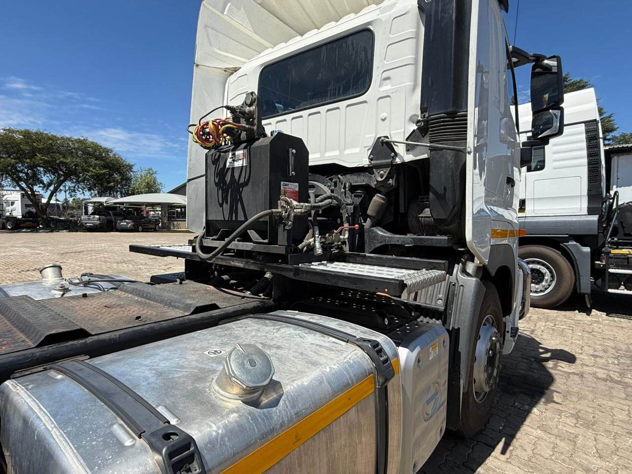 2025 HINO 700 2845 TRUCK TRACTOR (CS253)