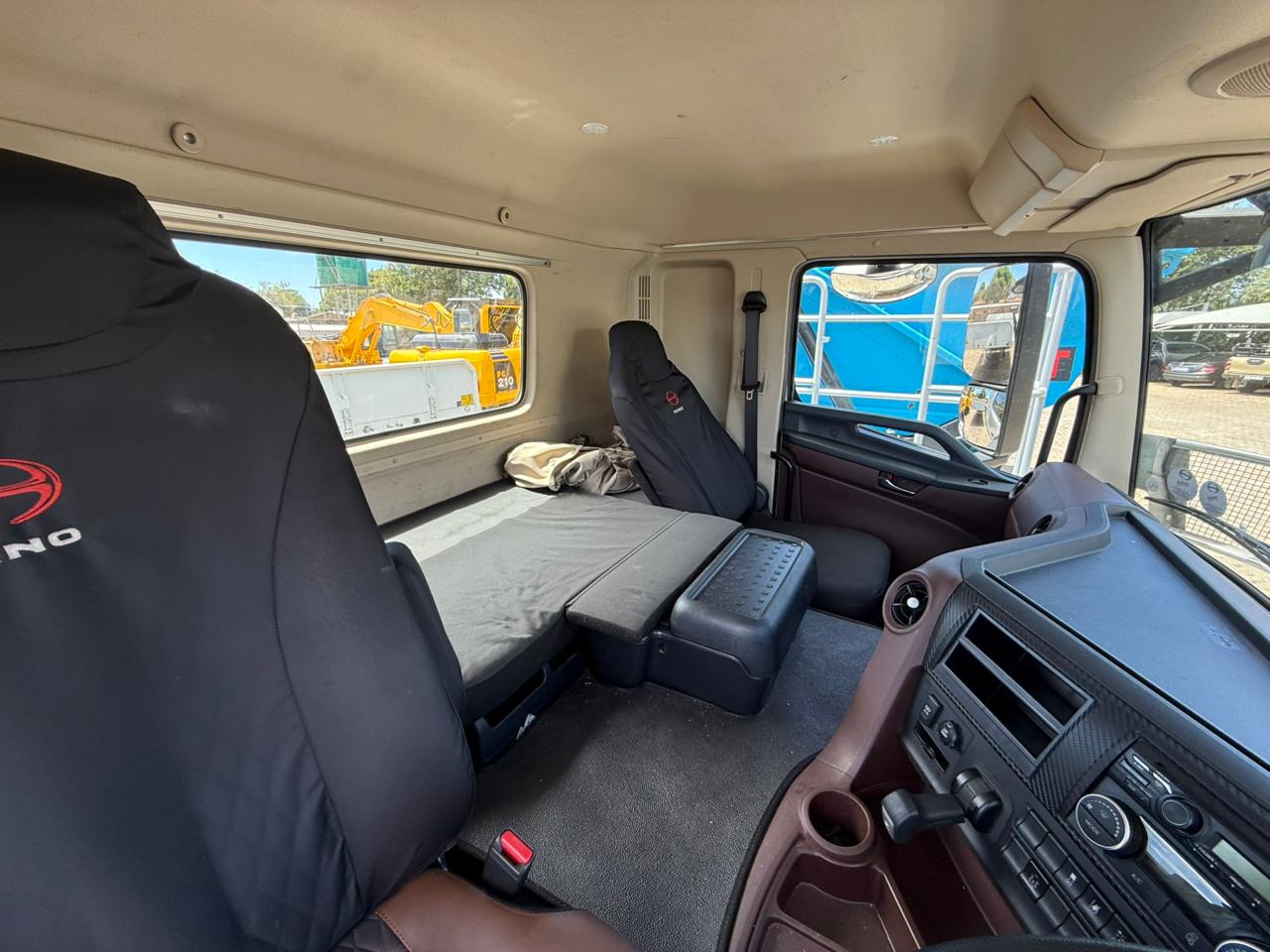 2025 HINO 700 2845 TRUCK TRACTOR (CS253)