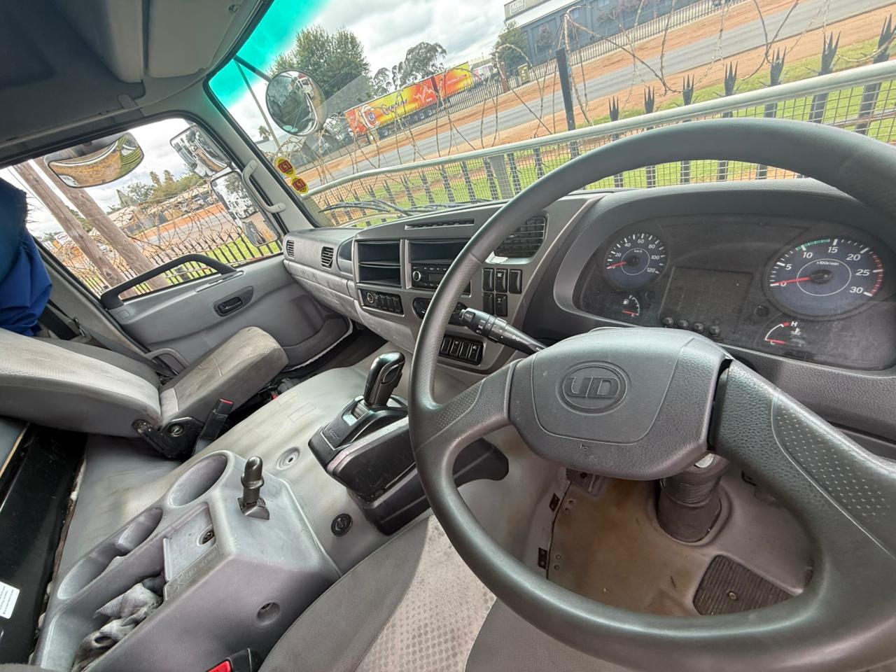 2022 UD QUESTER GWE440 TRUCK TRACTOR (SN5741)