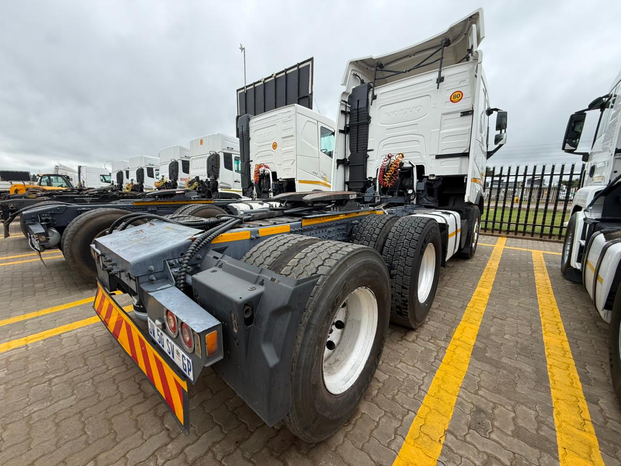 2021 VOLVO FH440 TRUCK TRACTOR (IS947)