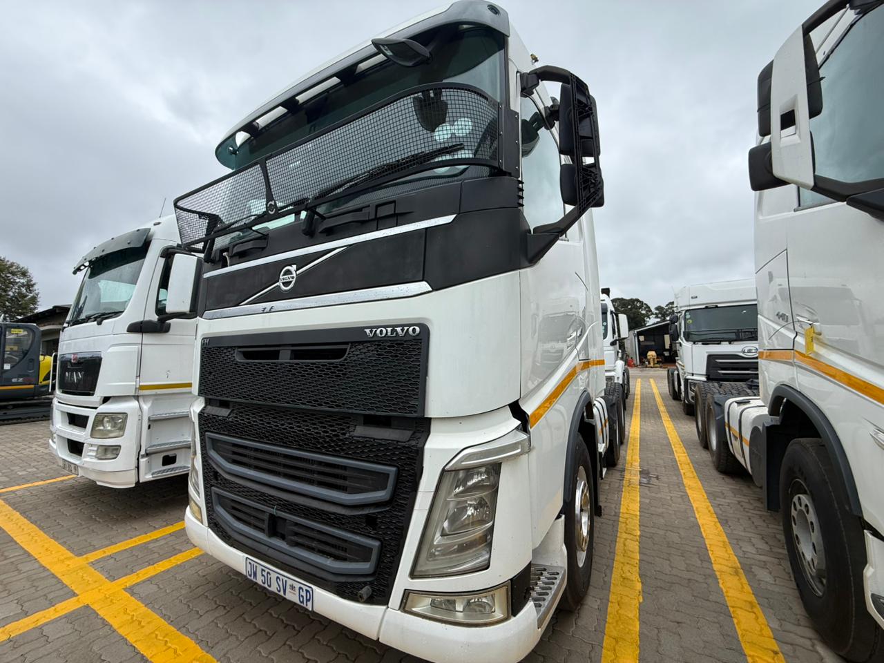 2021 VOLVO FH440 TRUCK TRACTOR (IS947)